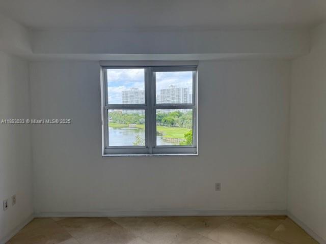 Building Photo - 20000 E Country Club Dr