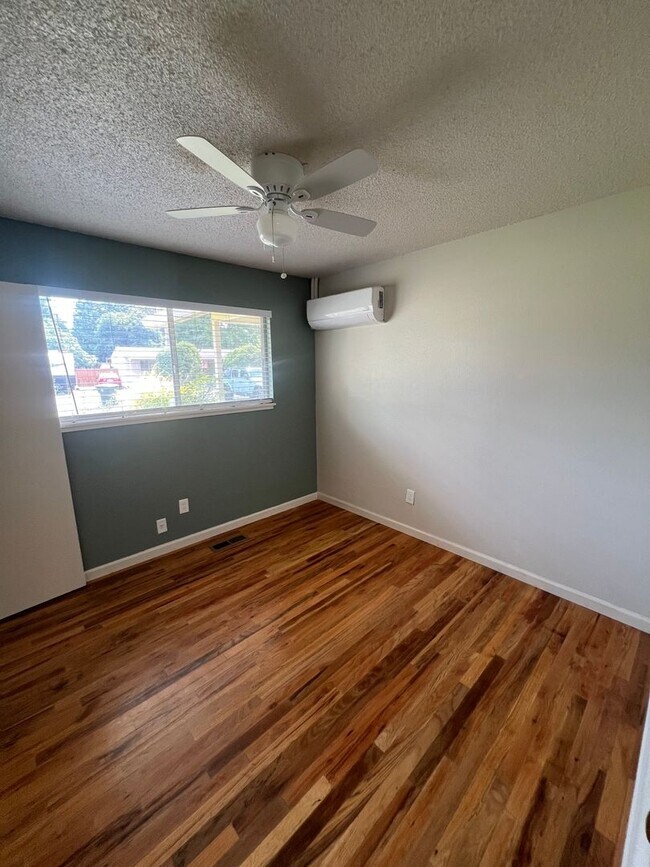 Building Photo - Durham 3 bedroom 2 bath Home, MOVE IN SPEC...