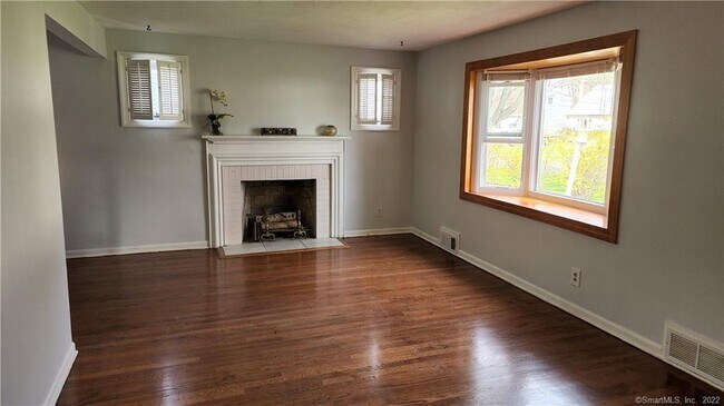 Building Photo - 25 Madsen Rd