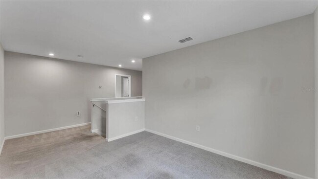 Building Photo - 1450 Haines Dr