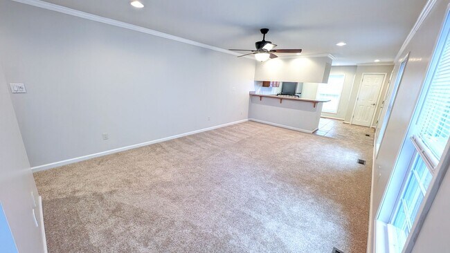 Building Photo - Turnabout Lane Duplex