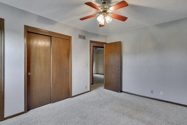 Building Photo - Beautiful Home for Rent in Omaha