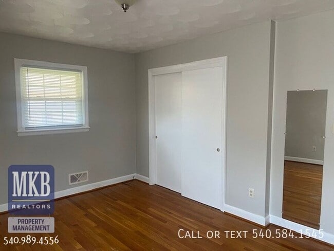 Building Photo - 1520 Longview Ave