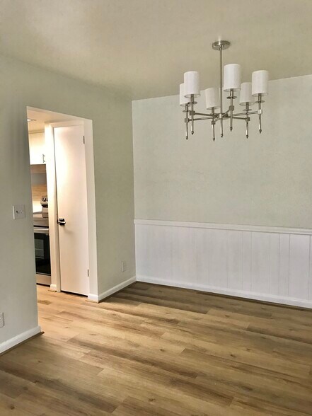 Building Photo - 21 Vaughns Gap Rd