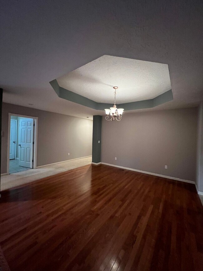 Building Photo - Great location in Nixa 3 bedroom 2 full bathrooms