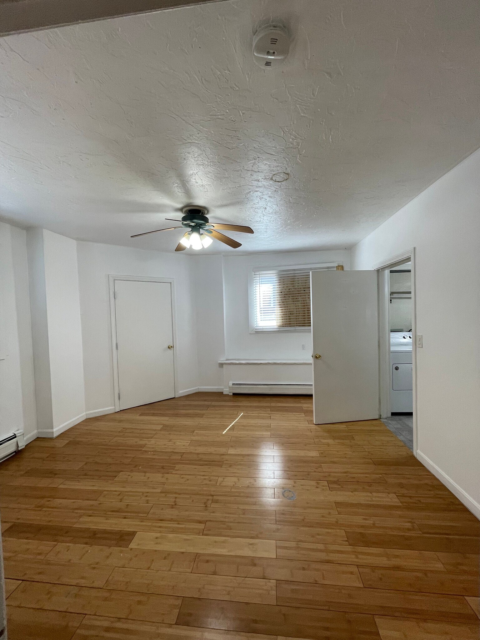 Building Photo - 195 Maverick St