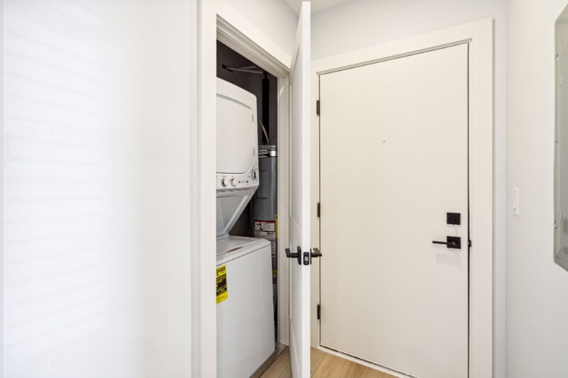 Building Photo - 3439 Lancaster Ave