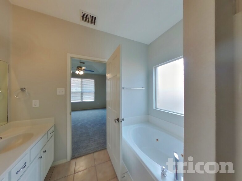 Building Photo - 2809 Thistlewood Dr