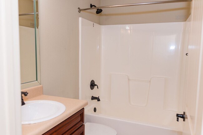 Building Photo - 3 bedrooms, 2 baths in Bay Branch estates!