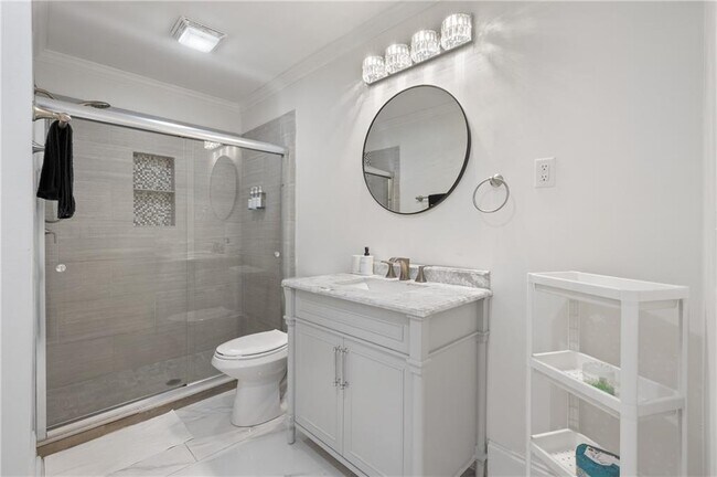 Building Photo - 1290 Glen Forest Way