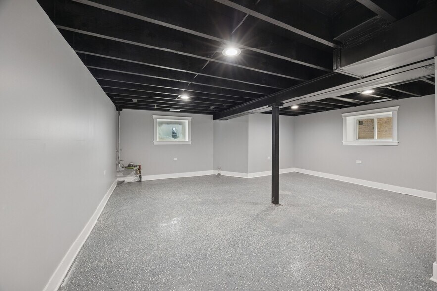 Building Photo - 3141 Harvey Ave