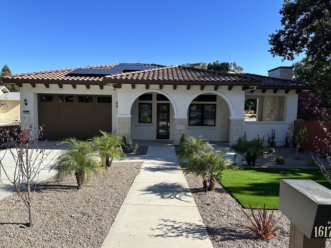 Building Photo - Gorgeous 3 Bedroom, 2 Bath Home in Rural D...