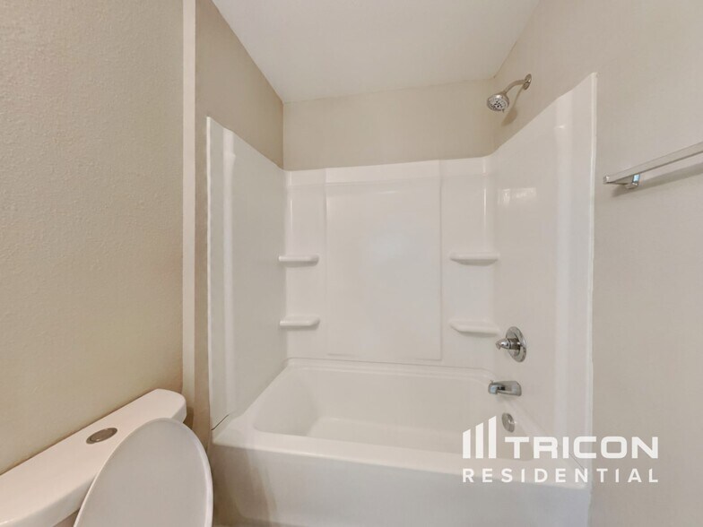 Building Photo - 3917 Shepway Loop