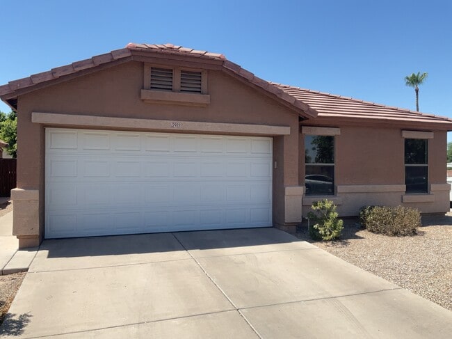 Building Photo - 12933 W Alvarado Rd