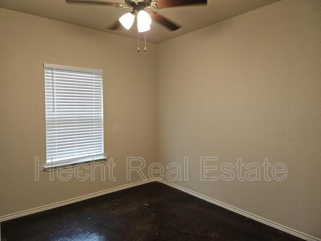 Building Photo - 222 Stacy Ln