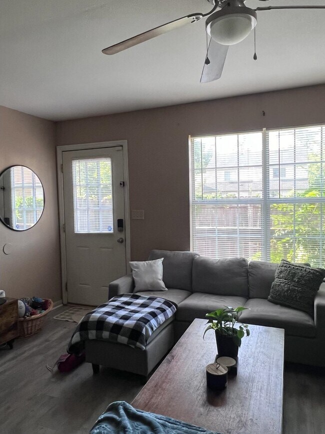 Building Photo - 2681 Tess Cir