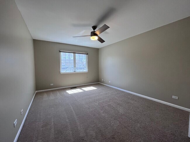 Building Photo - 6384 Cunningham Ct