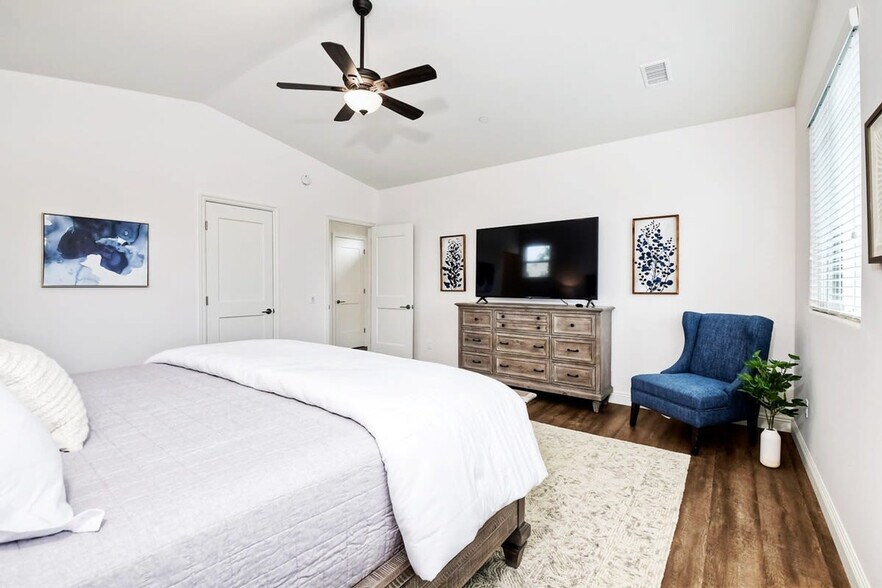 Building Photo - 541 San Dieguito Dr