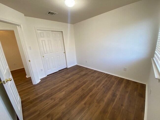 BEDROOM#1 - 1119 Burgess Dr