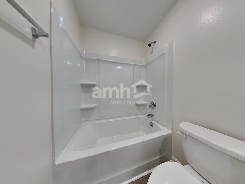 Building Photo - 1325 John Swann St