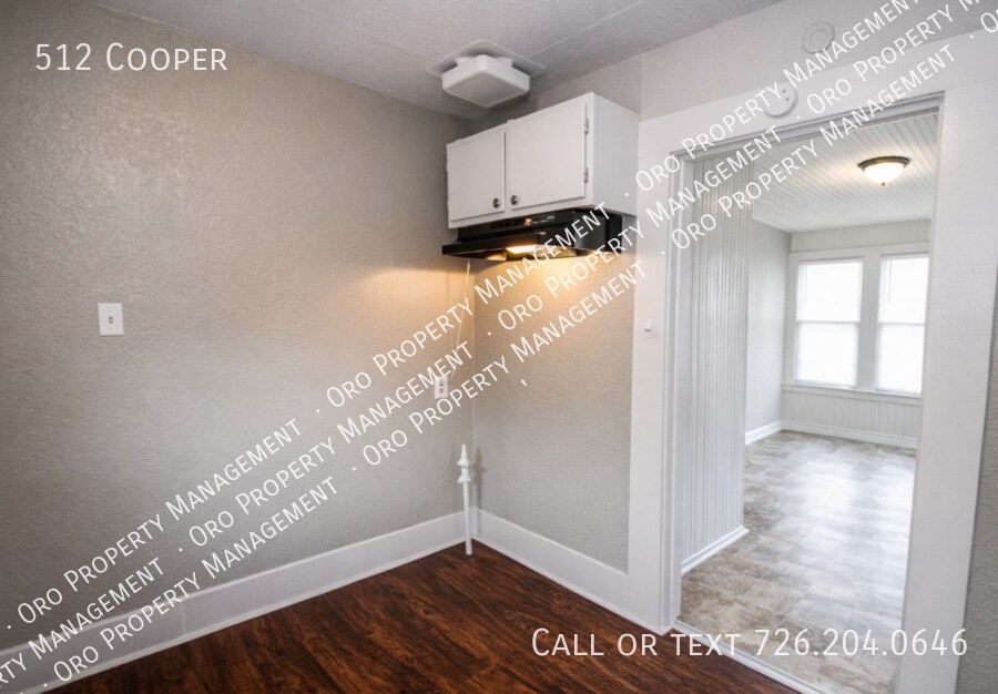 Building Photo - 512 Cooper-