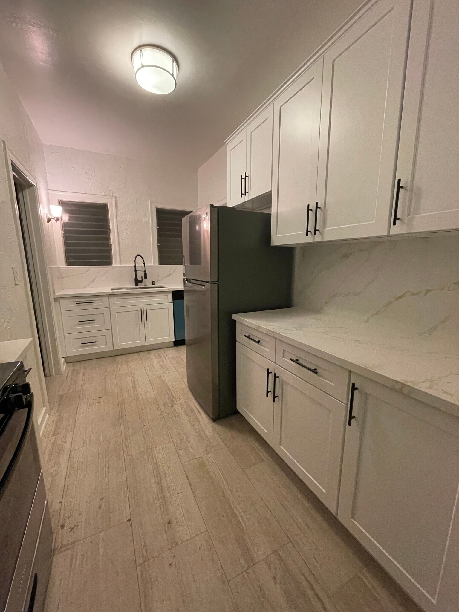 Building Photo - 417 N Gardner St