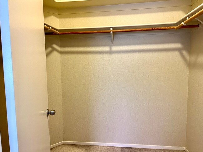 Building Photo - Working from home? This town home has a huge office area and large primary suite... plus a second...