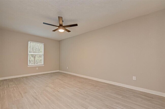 Building Photo - 1508 E Red Cedar Cir