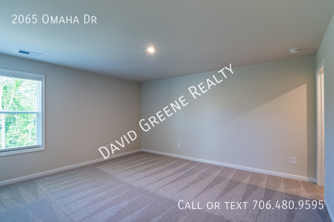 Building Photo - 2065 Omaha Dr