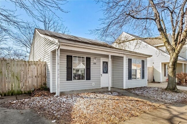 Primary Photo - 2101 Blueberry Ln