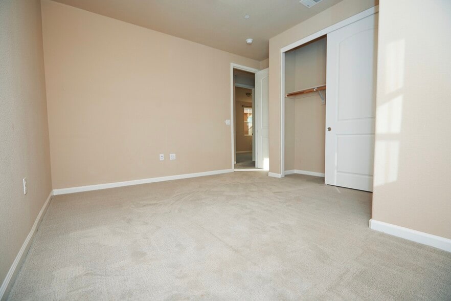 Building Photo - 4714 Tina Speciale Dr