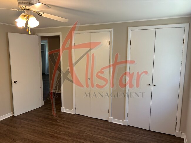 Building Photo - 3464 Red Banks Rd S