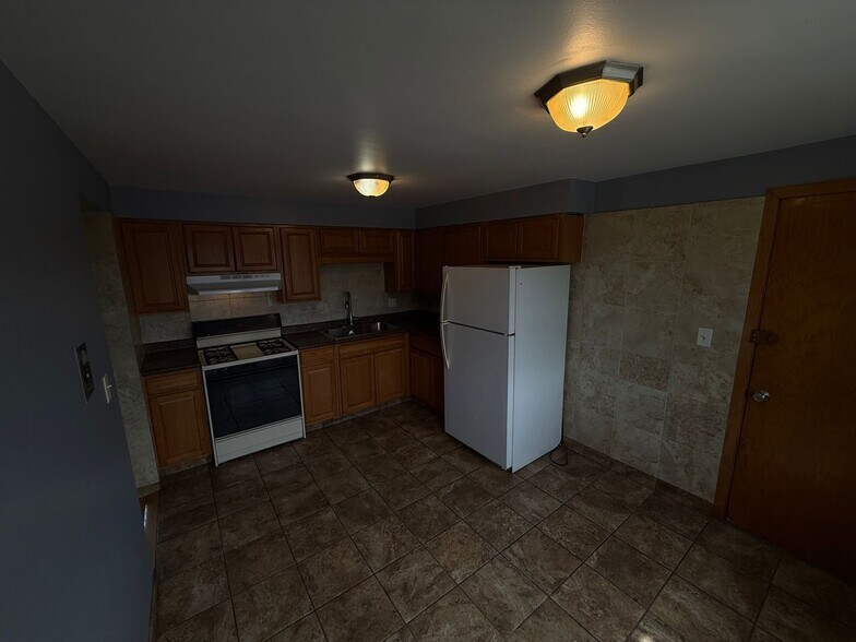Building Photo - 3558 N Nagle Ave