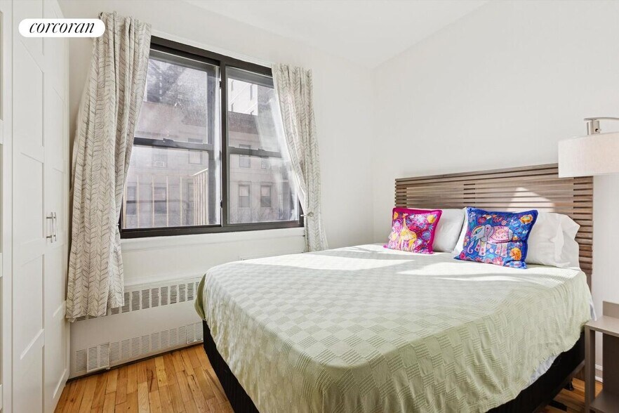 Building Photo - 205 E 89th St