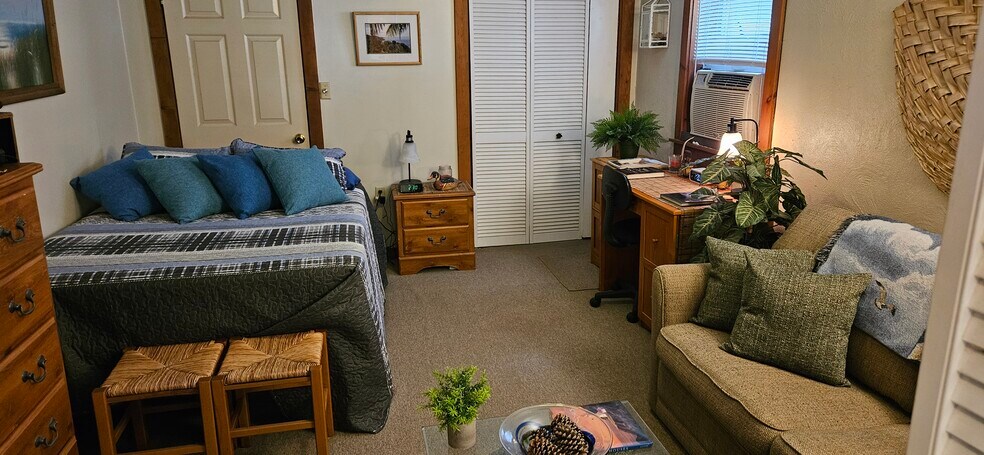 Living/Office Area - 26447 Bay Farm Rd