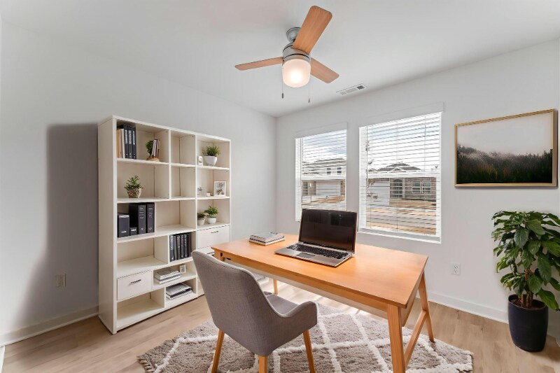 Building Photo - 114 S Maroon Ave