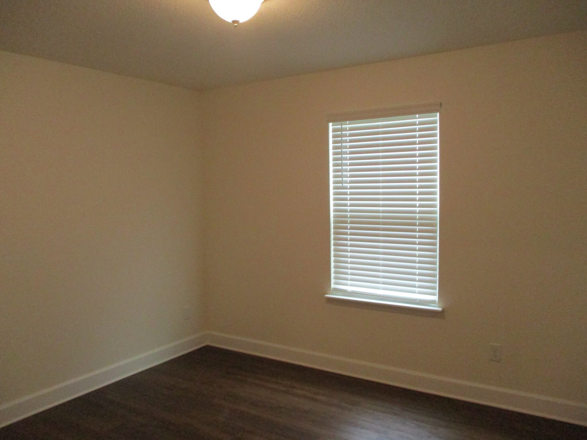 Building Photo - 10302 Watercrest Ct