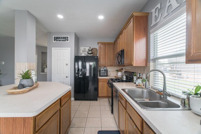 Building Photo - 2823 Sage Bluff Ave