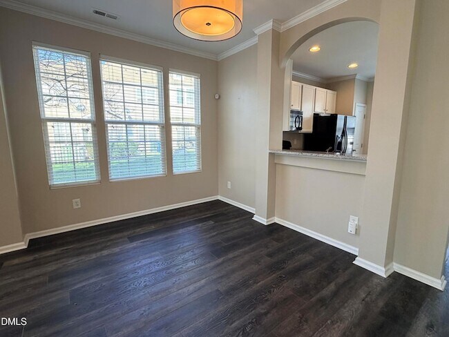 Building Photo - 651 Cupola Dr