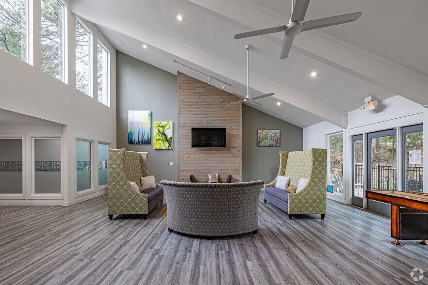 Clubhouse - Waters Edge Apartments