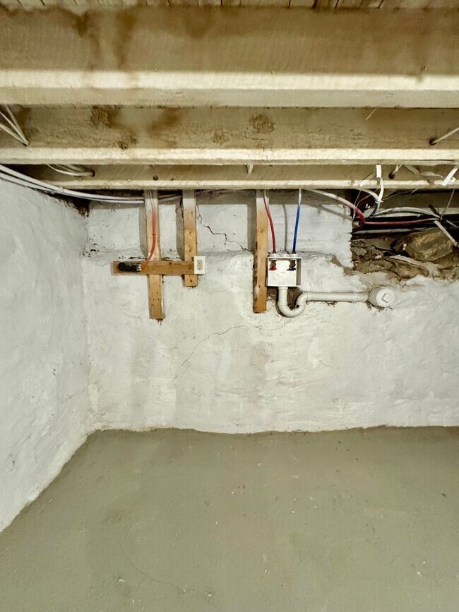 Building Photo - 1827 N Bailey St