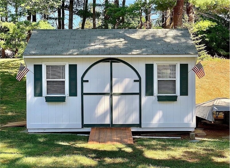 Building Photo - 60 Willow St