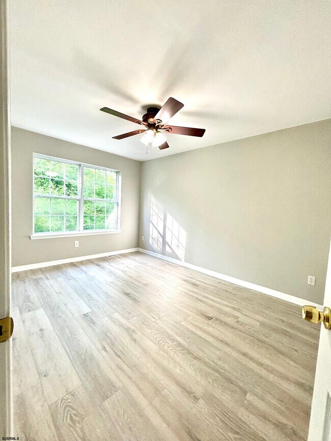 Building Photo - 27 Oyster Bay