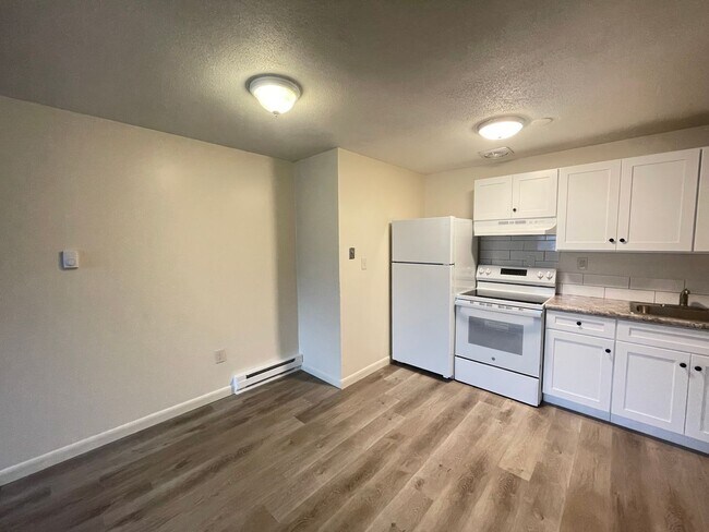 Building Photo - 181 Loudon Rd