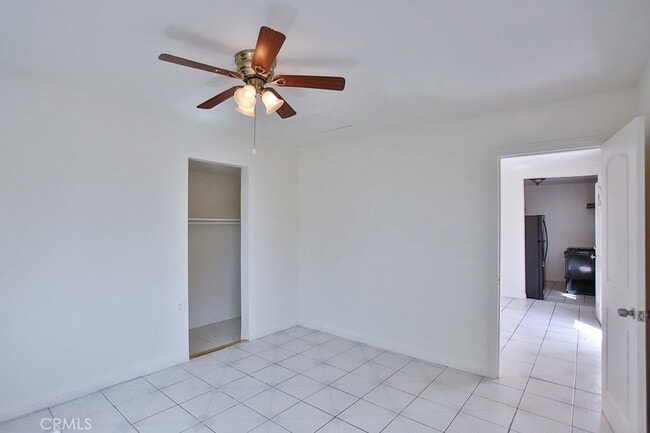 Building Photo - 607 Camulos St