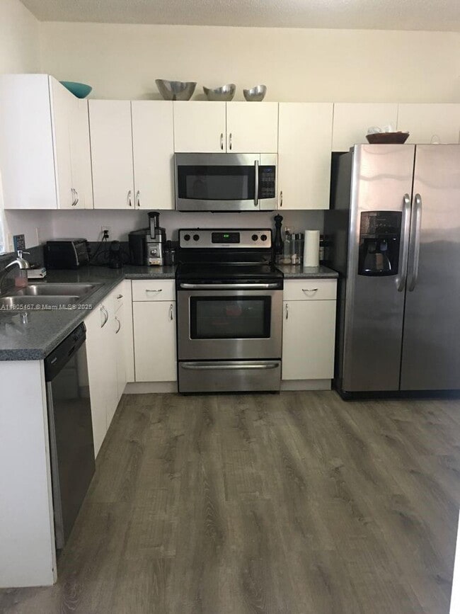 Building Photo - 3870 San Simeon Cir