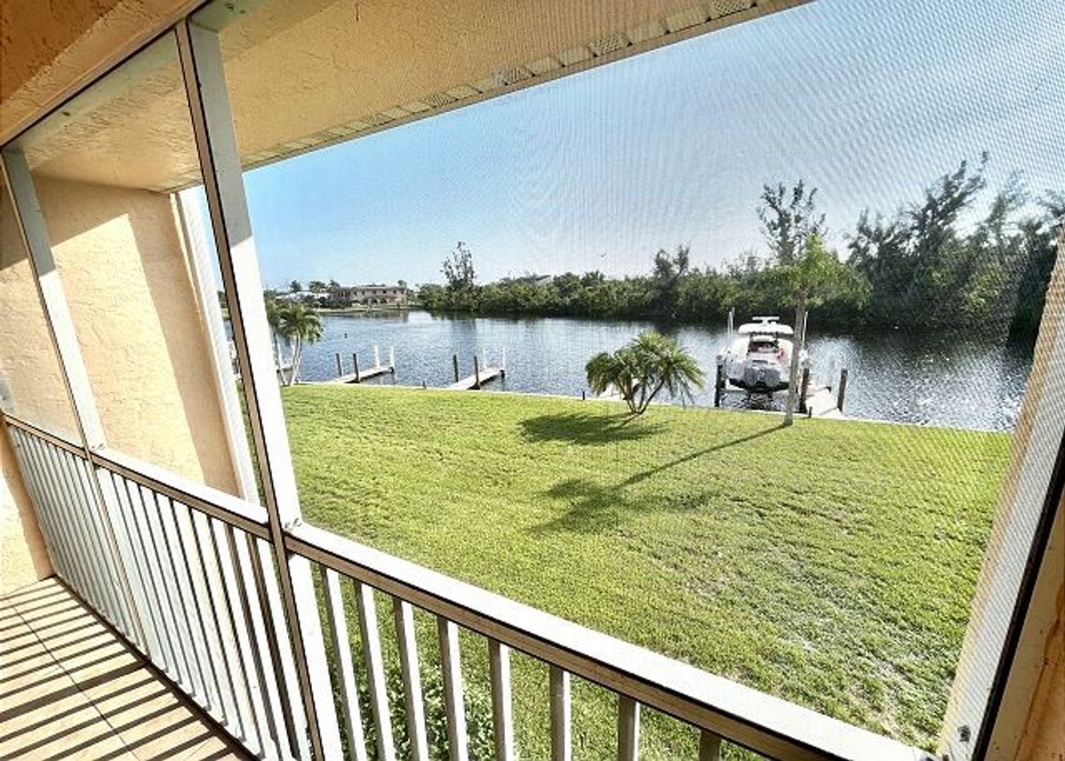 Building Photo - Lovely FURNISHED Condo in Rock Dove Community