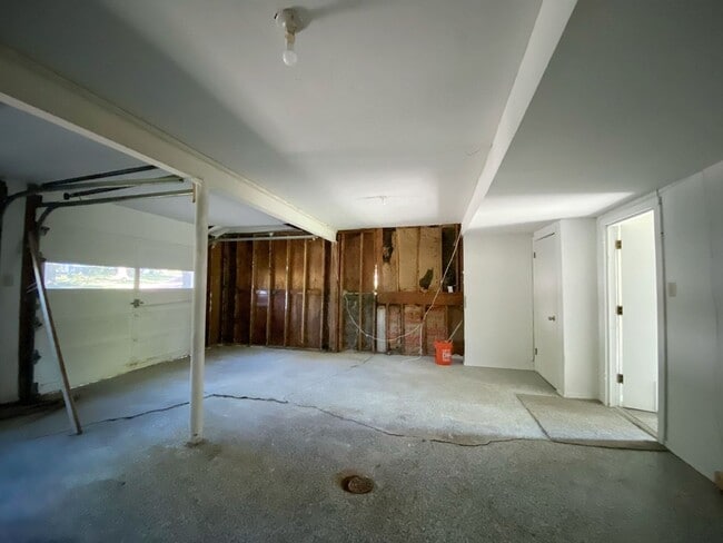 Building Photo - Corner Lot Charmer with 2-Car Garage in Ov...