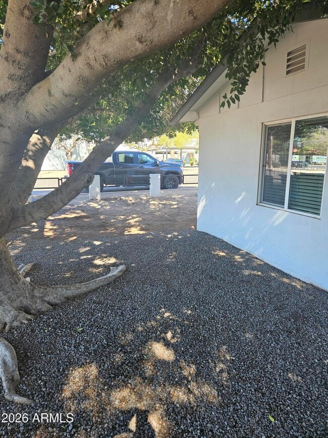 Building Photo - 780 W Coolidge St