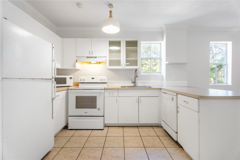 Building Photo - 2850 Coconut Ave